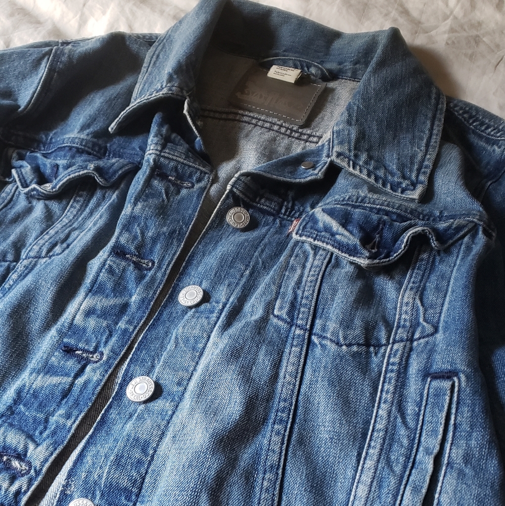 Levi Cropped Jean Jacket